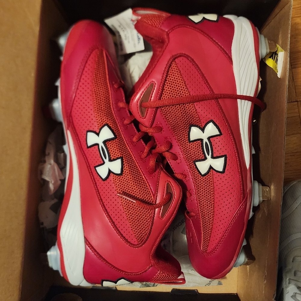 Under Armour baseball cleats - Brand new 9.5